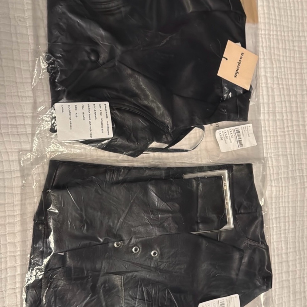 Superdown Karina Faux Leather Vest and Melania micro short - Picture 5 of 13
